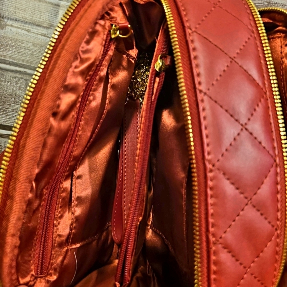 Joy & Iman Diamond Quilted Burgundy Shoulder Bag - Picture 4 of 6